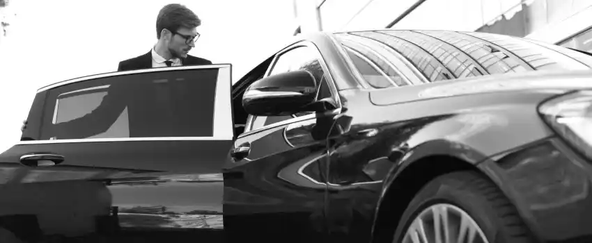 corporate-chauffeurs-ensure-productivity-between-meetings