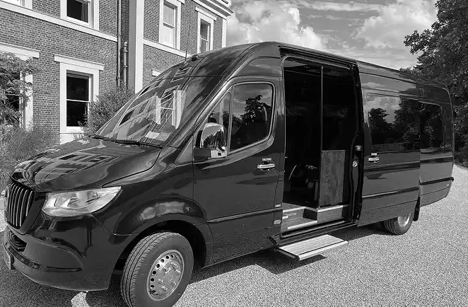 benefits-of-hiring-mercedes-sprinter-chauffeur